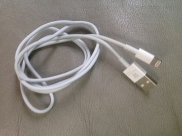 iPhone 5底座連接線曝光 未來或采用9針設(shè)計(jì)，打破傳統(tǒng)數(shù)據(jù)線格局